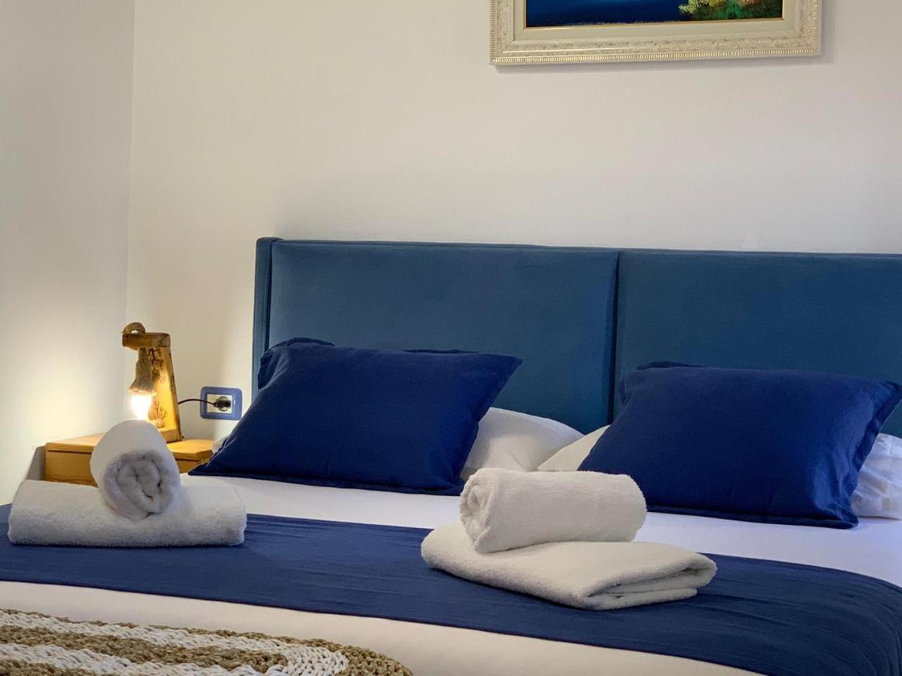 Alex Boutique Hotel Himare Esterno foto