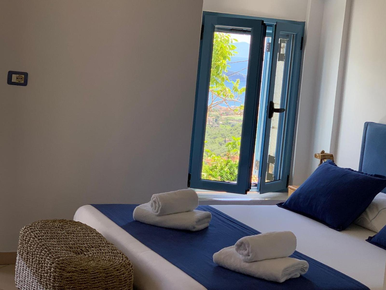 Alex Boutique Hotel Himare Esterno foto