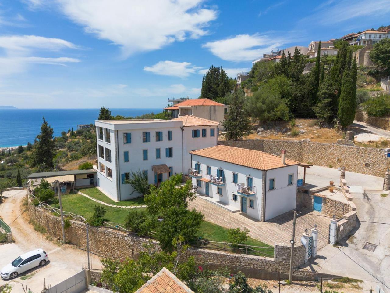 Alex Boutique Hotel Himare Esterno foto